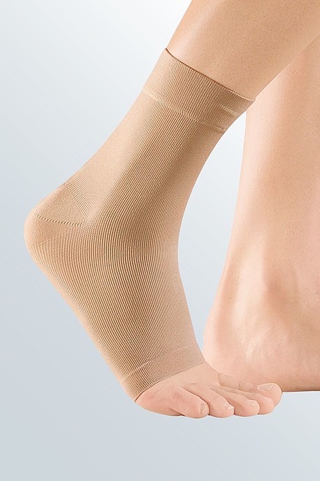medi elastic ankle support 501 two-way stretch ankle support from medi